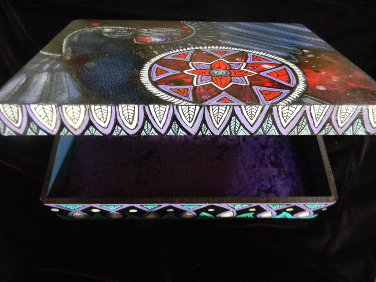 raven totem box